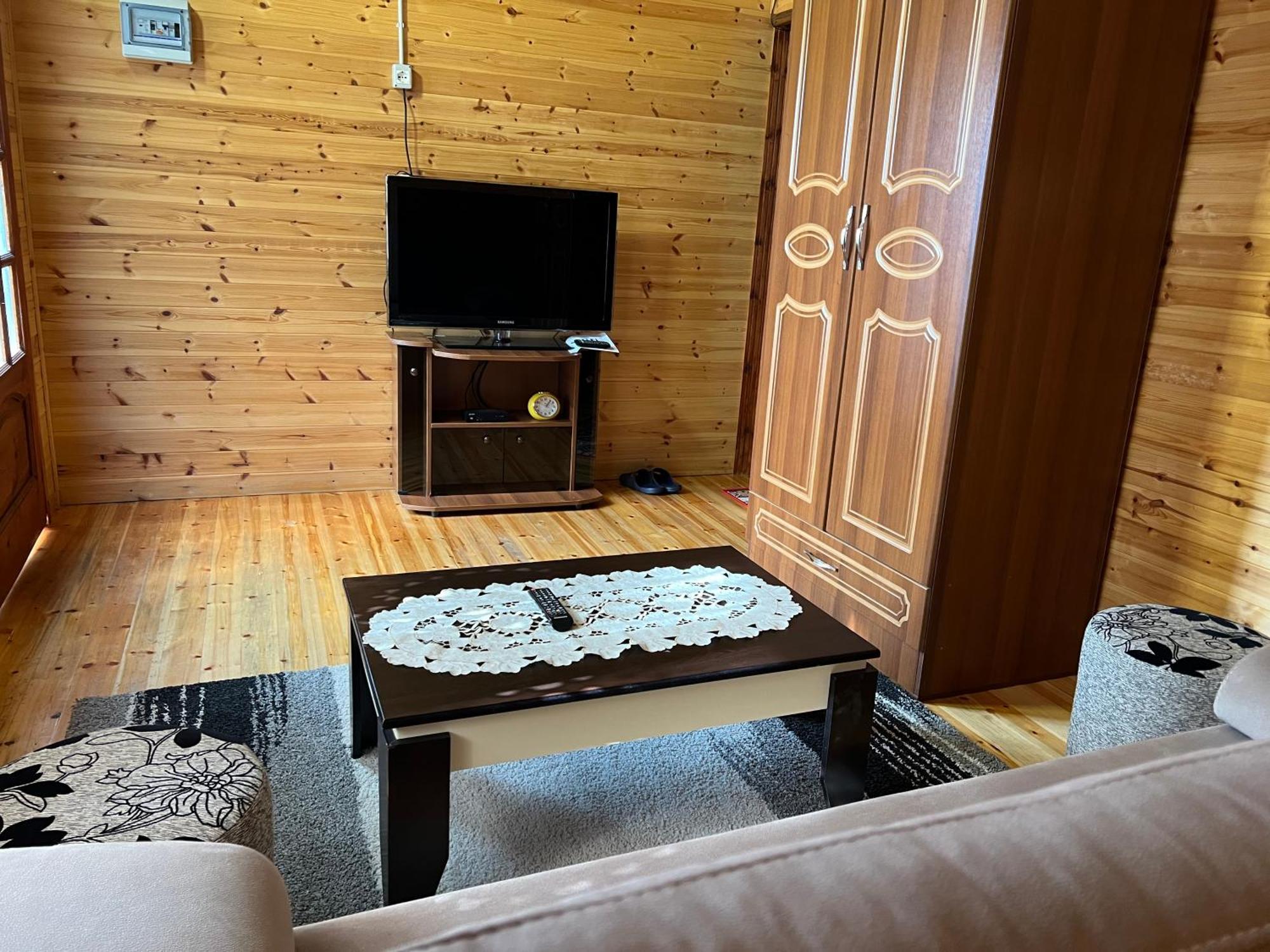 Bujtina Uji I Panjes, Log Cabins Dukat Exterior foto