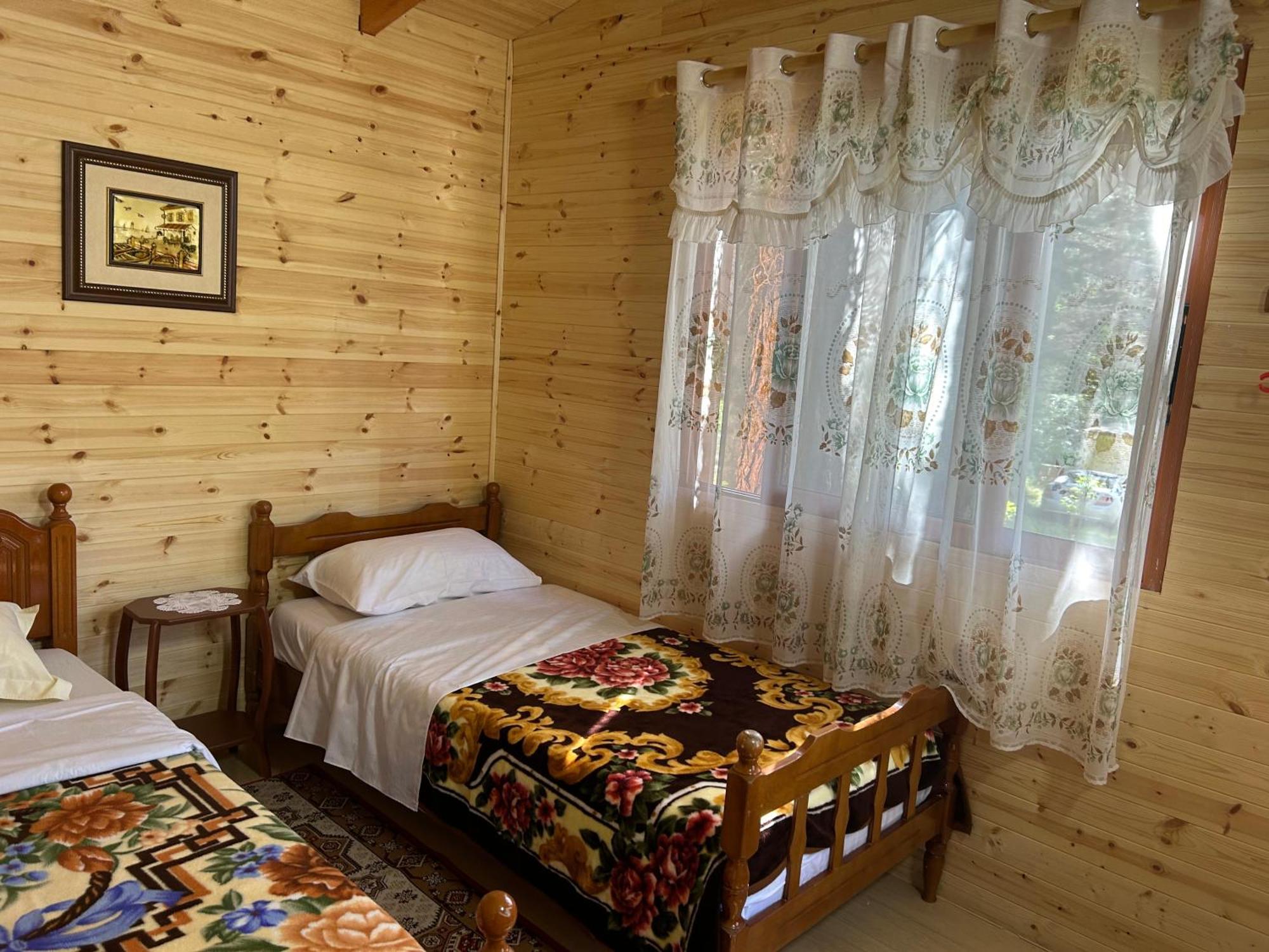 Bujtina Uji I Panjes, Log Cabins Dukat Exterior foto